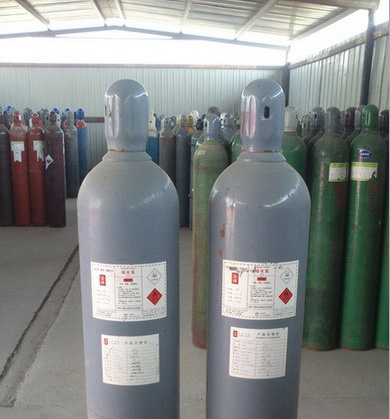 一种吸收和使用化工产品氯化氢的办法